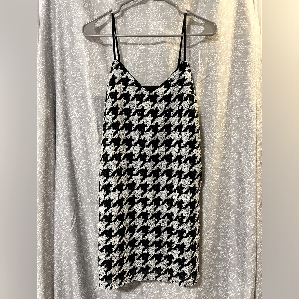 Express women’s XS houndstooth sequin dress